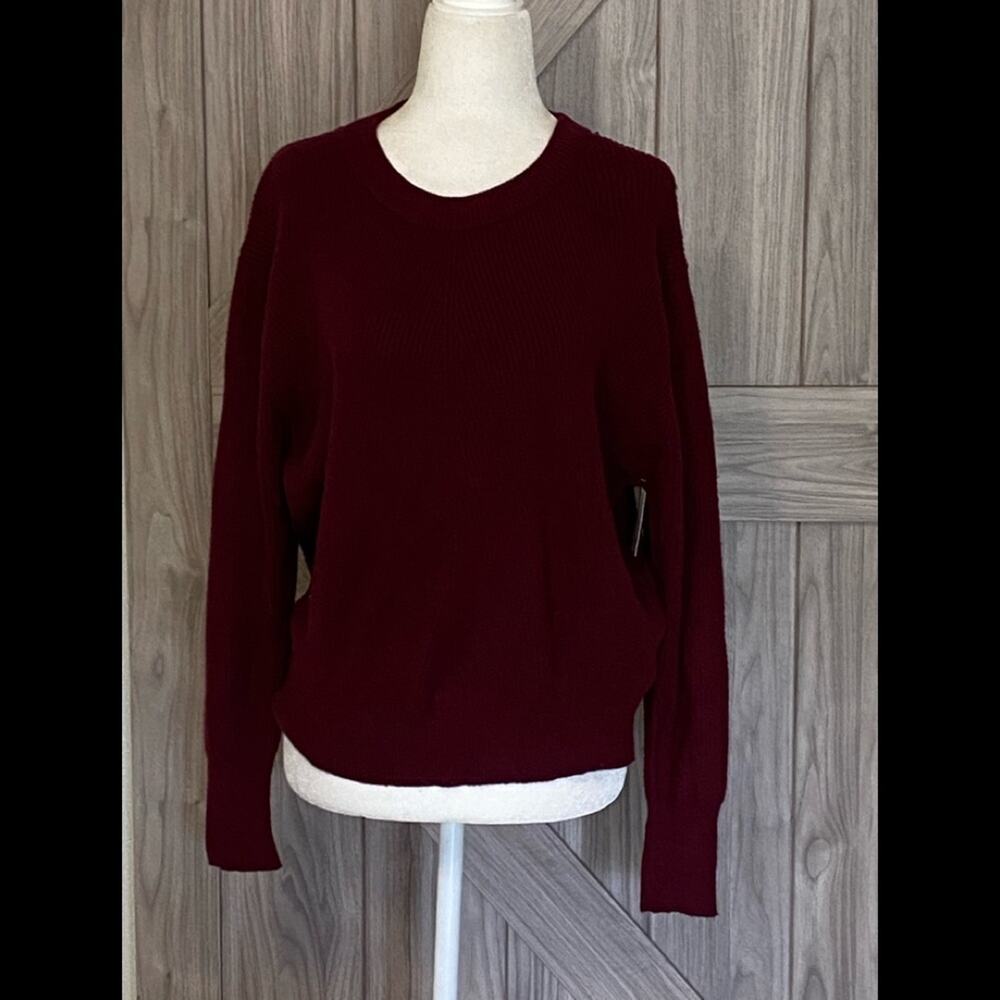 NWT Elodie Medium crewneck sweater long sleeve wine color